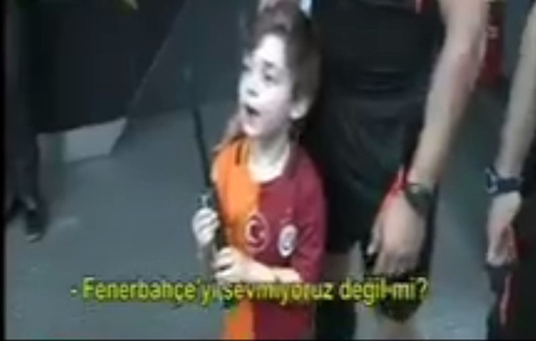 Galatasaraylı minik taraftardan Volkan'a 3 yıldız cevabı