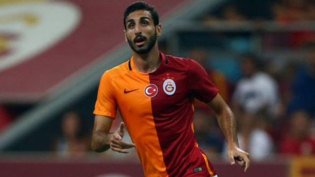 G.Saraylı futbolcu 'Terörist Türkiye' yazdı G.Saraylı futbolcu 'Terörist Türkiye' yazdı