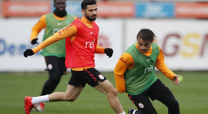 Galatasaray yağmur altında derbi çalışmalarını sürdürdü