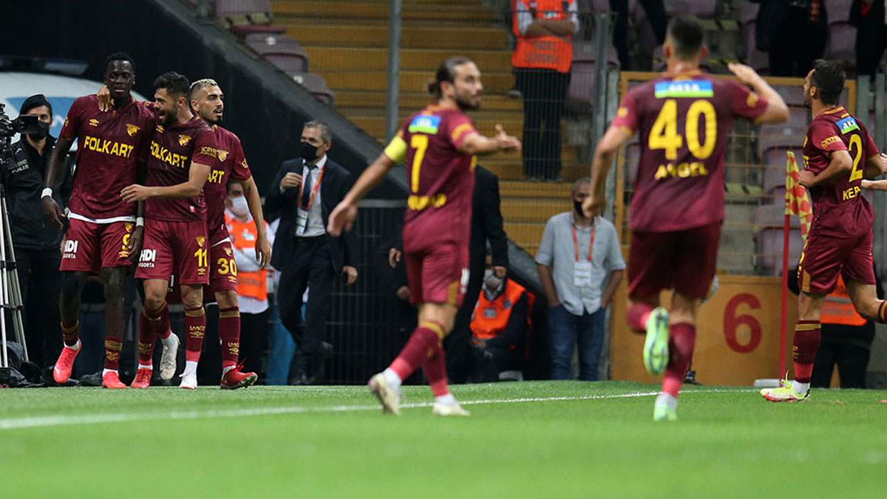 Aslan 3 puanı ikinci yarıda söküp aldı