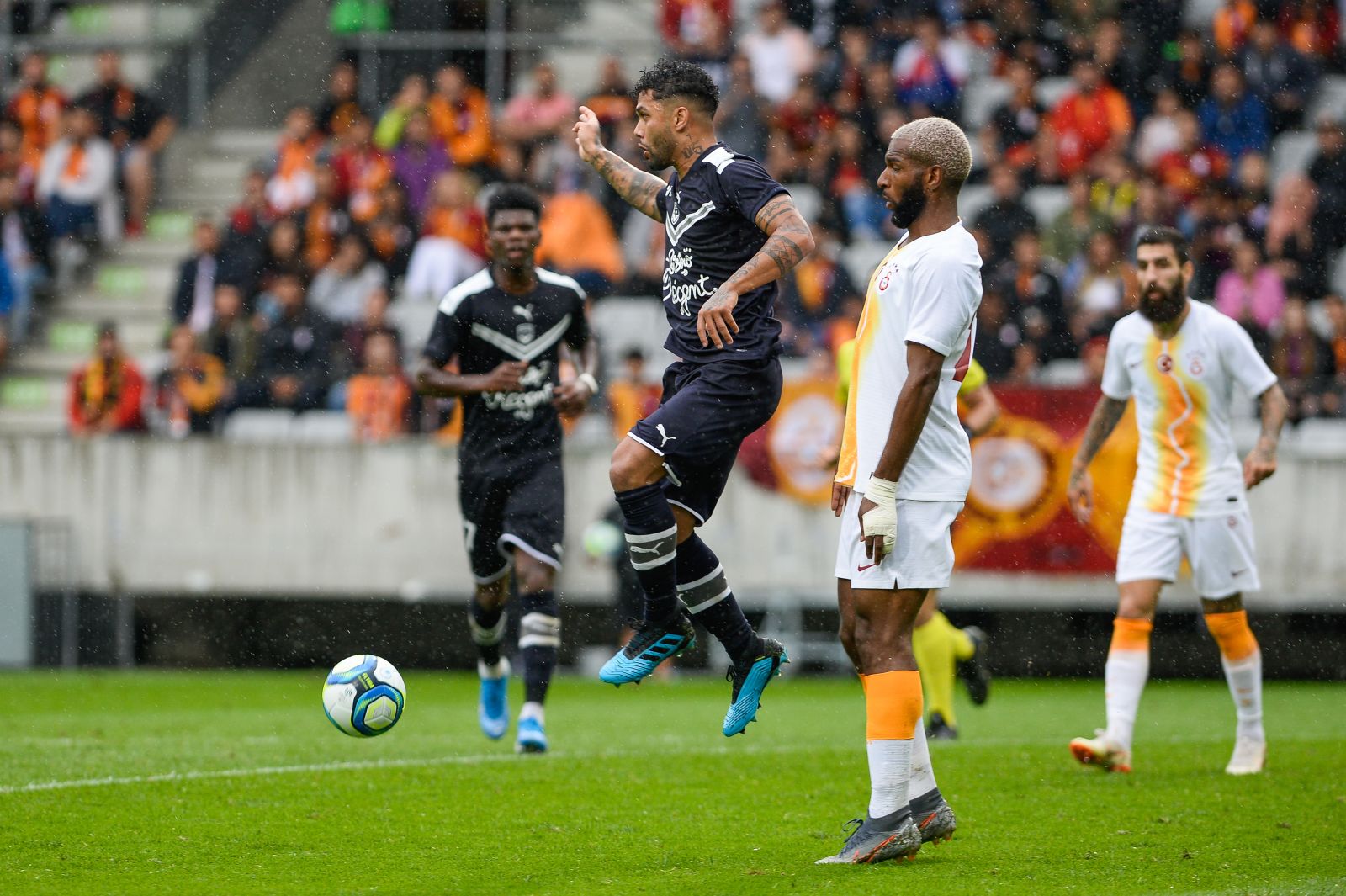 Galatasaray, hazırlık maçında Bordeaux'yu 3-1 mağlup etti
