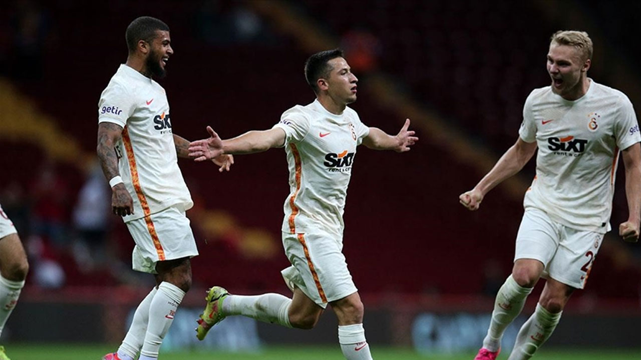 Aslan 3 puanı ikinci yarıda söküp aldı