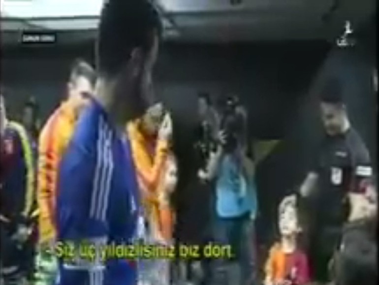 Galatasaraylı minik taraftardan Volkan'a 3 yıldız cevabı