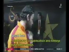 Galatasaraylı minik taraftardan Volkan'a 3 yıldız cevabı Galatasaraylı minik taraftardan Volkan'a 3 yıldız cevabı