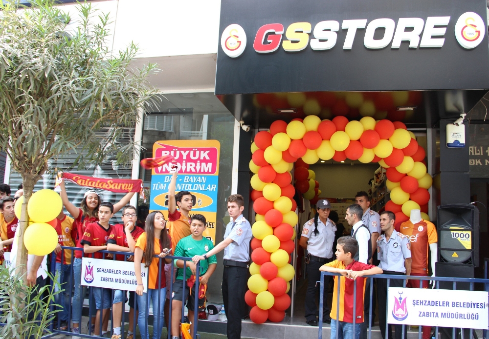 Manisa’da Pedro Cavanda kuyruğu