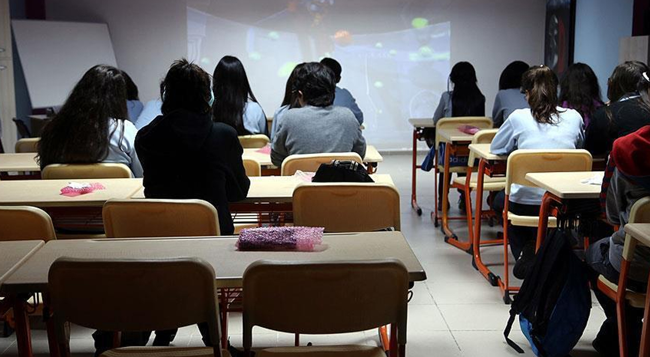 MEB'den yeni uygulama: 4,5 milyon öğrenci yarın sınava girecek