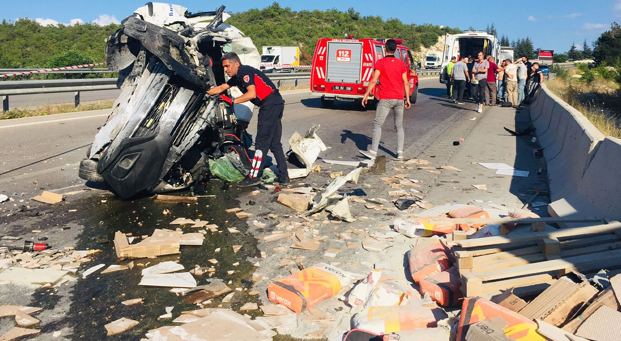 Direksiyon başında hapşırık krizine yakalandı: Yol savaş alanına döndü