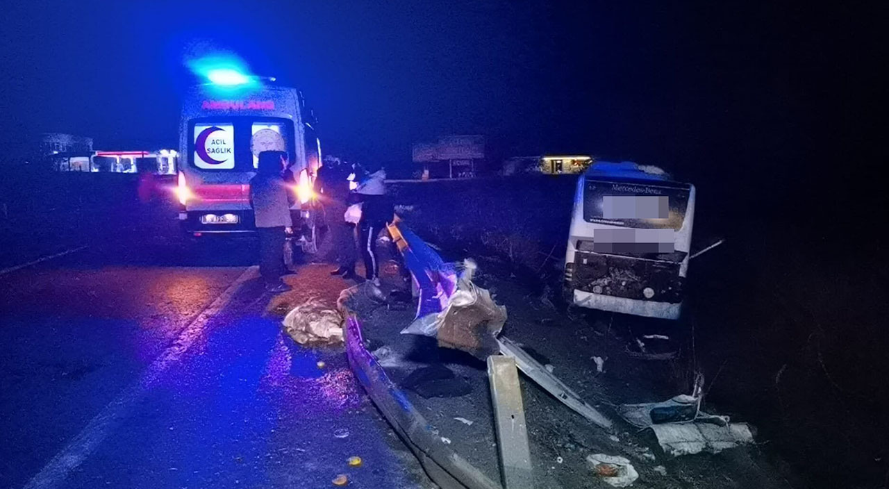 Bursa'da yolcu otobüsü tarlaya uçtu: 12 yaralı