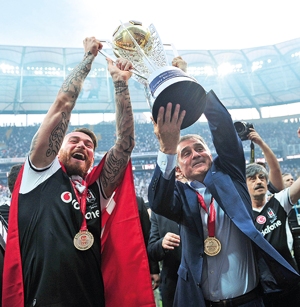 Beşiktaş kupasına kavuştu, yer siyah gök beyaz...