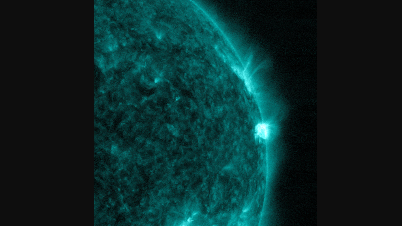 NASA, masmavi görüntüleri paylaştı: Şiddetli bir güneş patlaması gerçekleşti