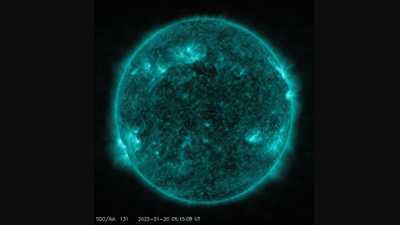 NASA, masmavi görüntüleri paylaştı: Şiddetli bir güneş patlaması gerçekleşti
