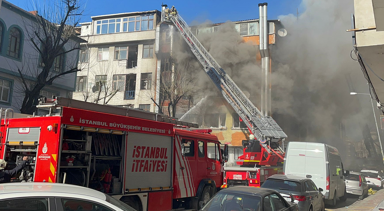 Güngören'de boya imalathanesinde yangın paniği: 6 yaralı