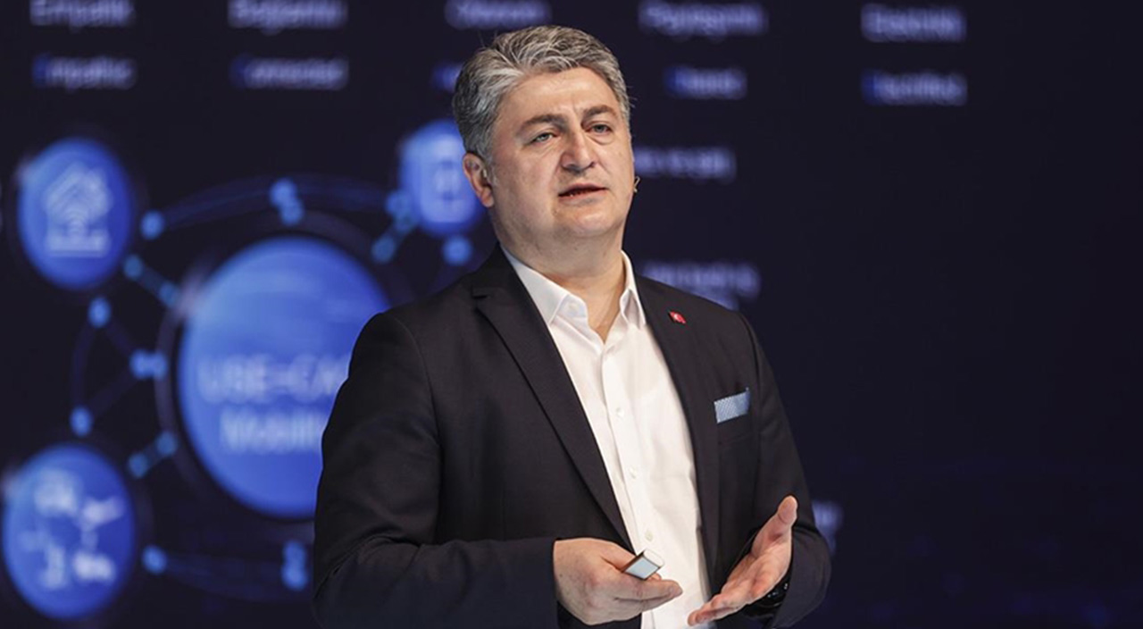 Togg CEO'su Karakaş müjdeyi verdi: 12 ayda bin şarj istasyonu