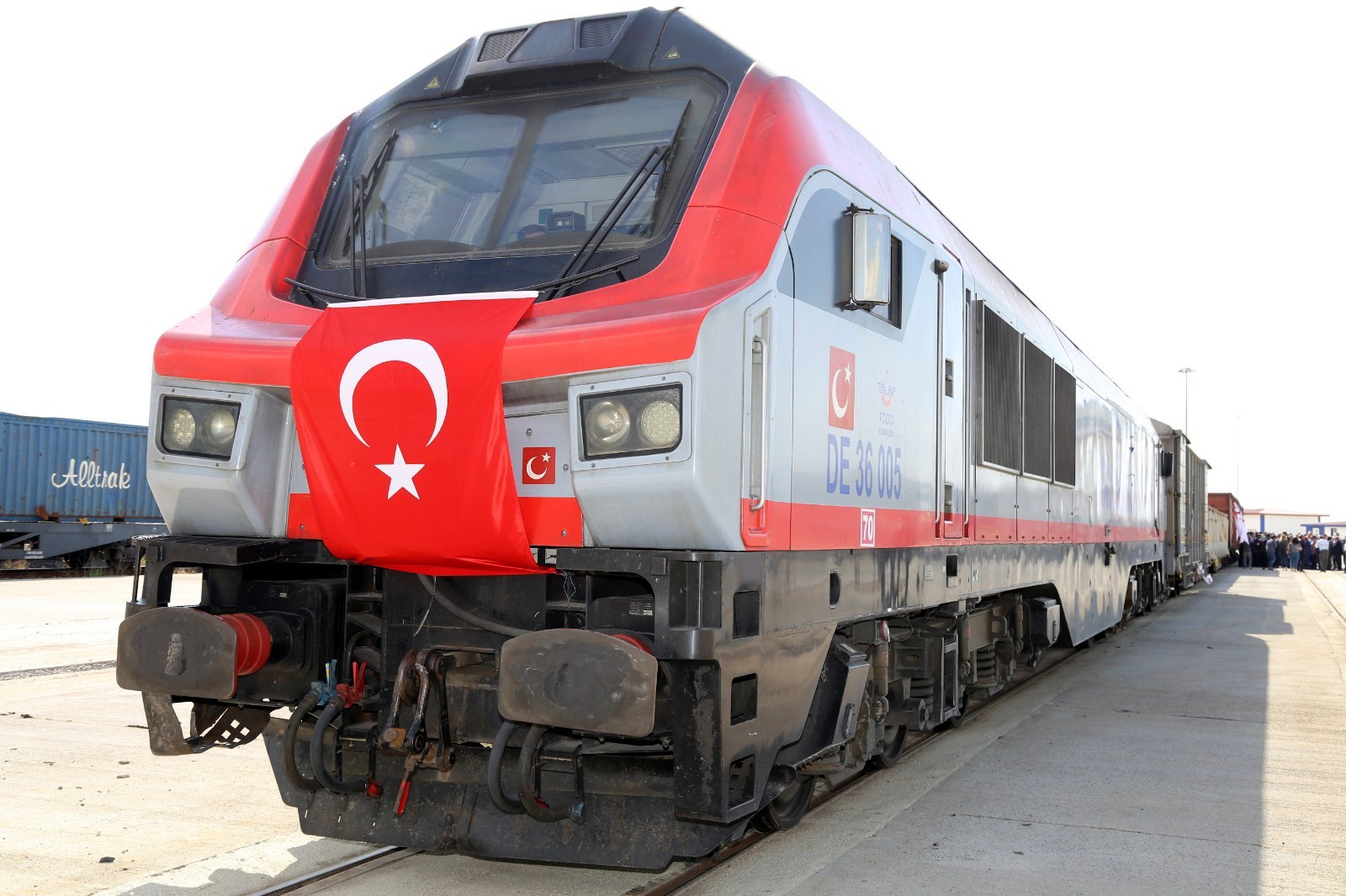 Türkiye ile Gürcistan arasındaki ilk ihracat treni yola çıktı