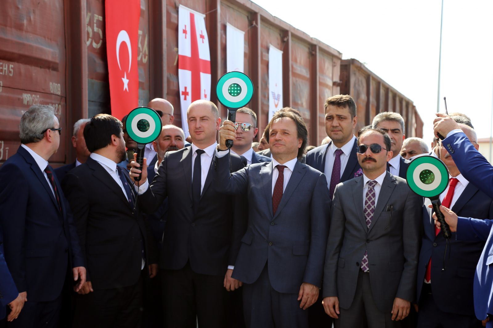 Türkiye ile Gürcistan arasındaki ilk ihracat treni yola çıktı