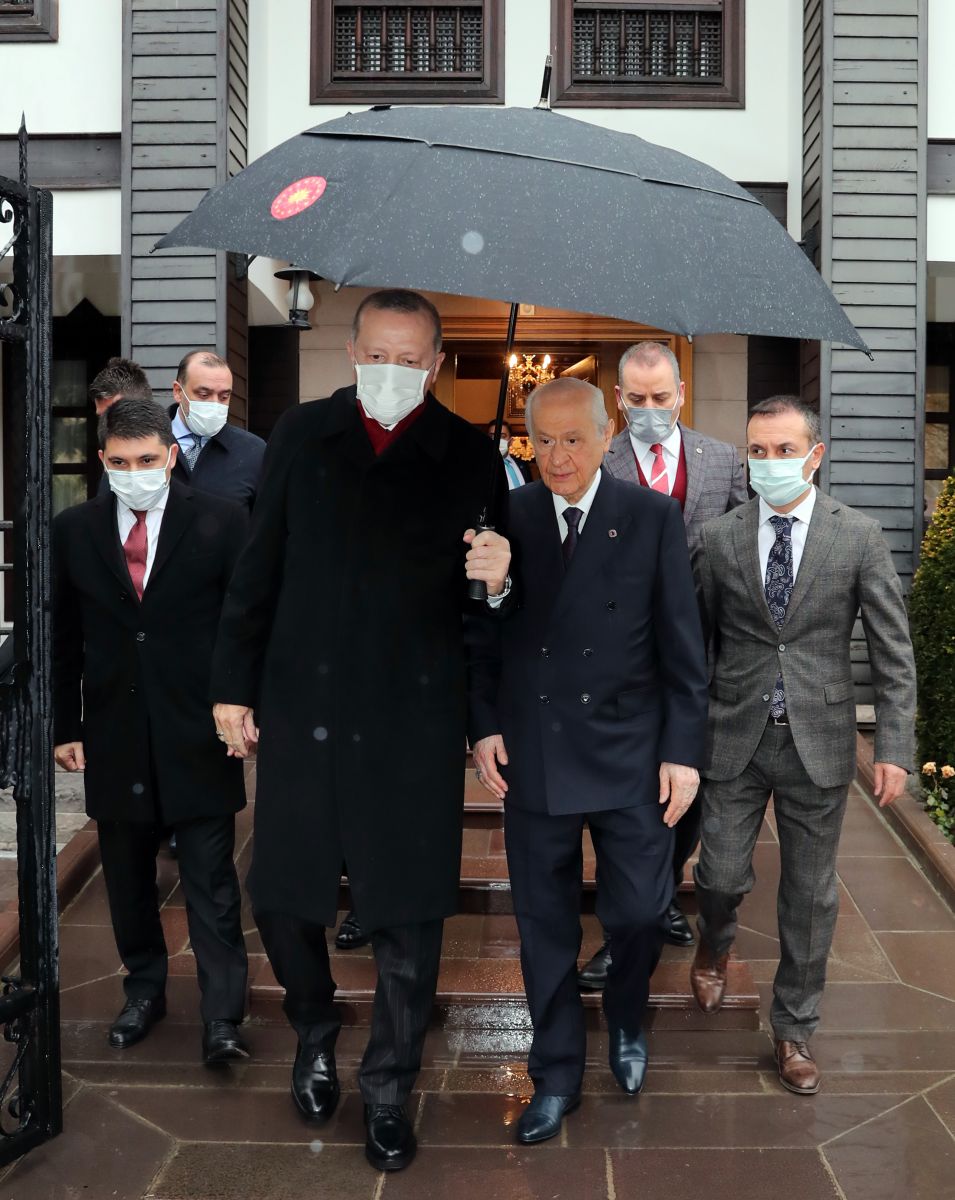 Cumhurbaşkanı Erdoğan, Bahçeli'yi evinde ziyaret etti