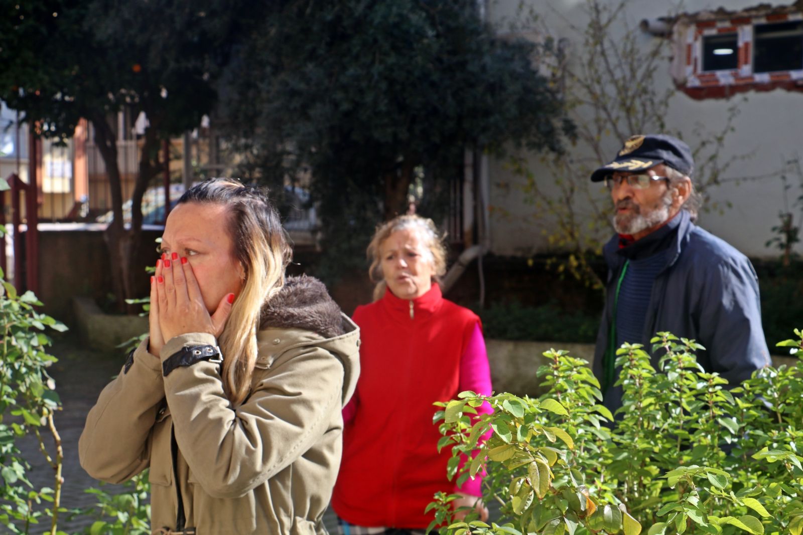 Beslediği kediyi o halde görünce gözyaşlarına boğuldu