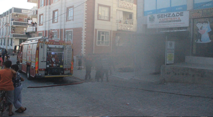 Ekmek teknesinin yanmasını gözyaşları içinde izledi