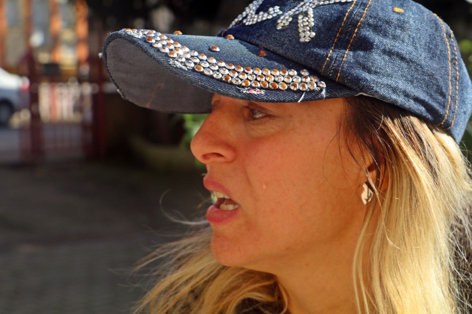 Beslediği kediyi o halde görünce gözyaşlarına boğuldu