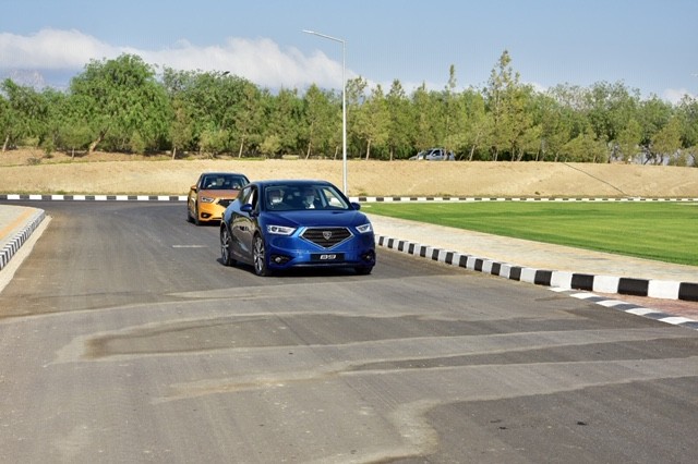 KKTC’nin yerli otomobili test sürüşünde:  Tatar hızlı başladı