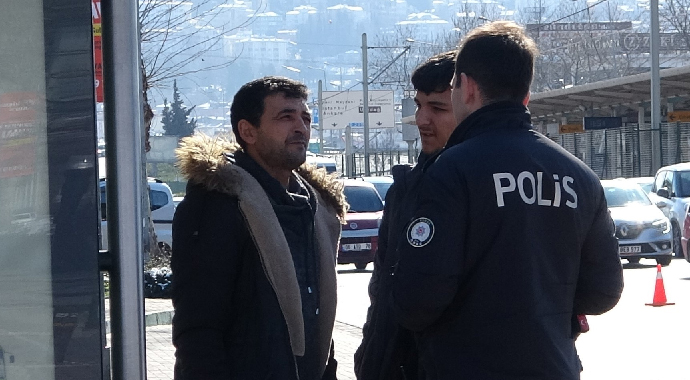 Bursa'da ilginç olay...Evden kaçan kızını eve götürmek isterken karakolluk oldu