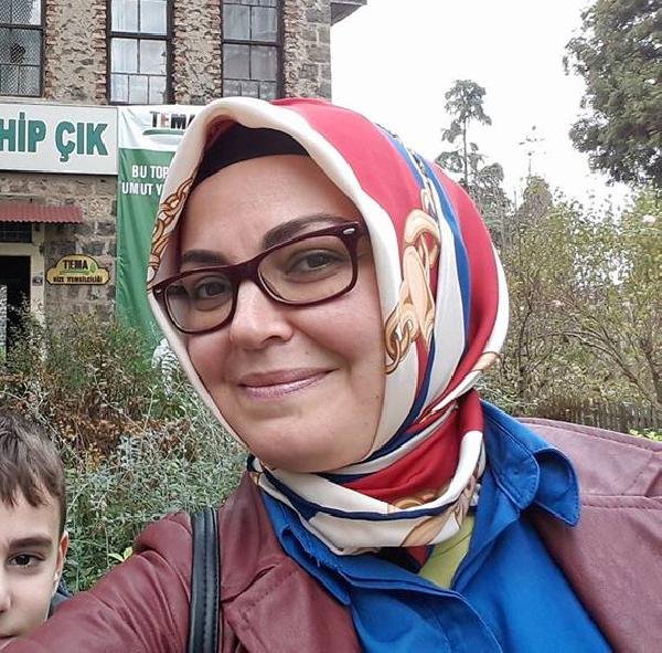 Balkondan düşen kadın hayatını kaybetti