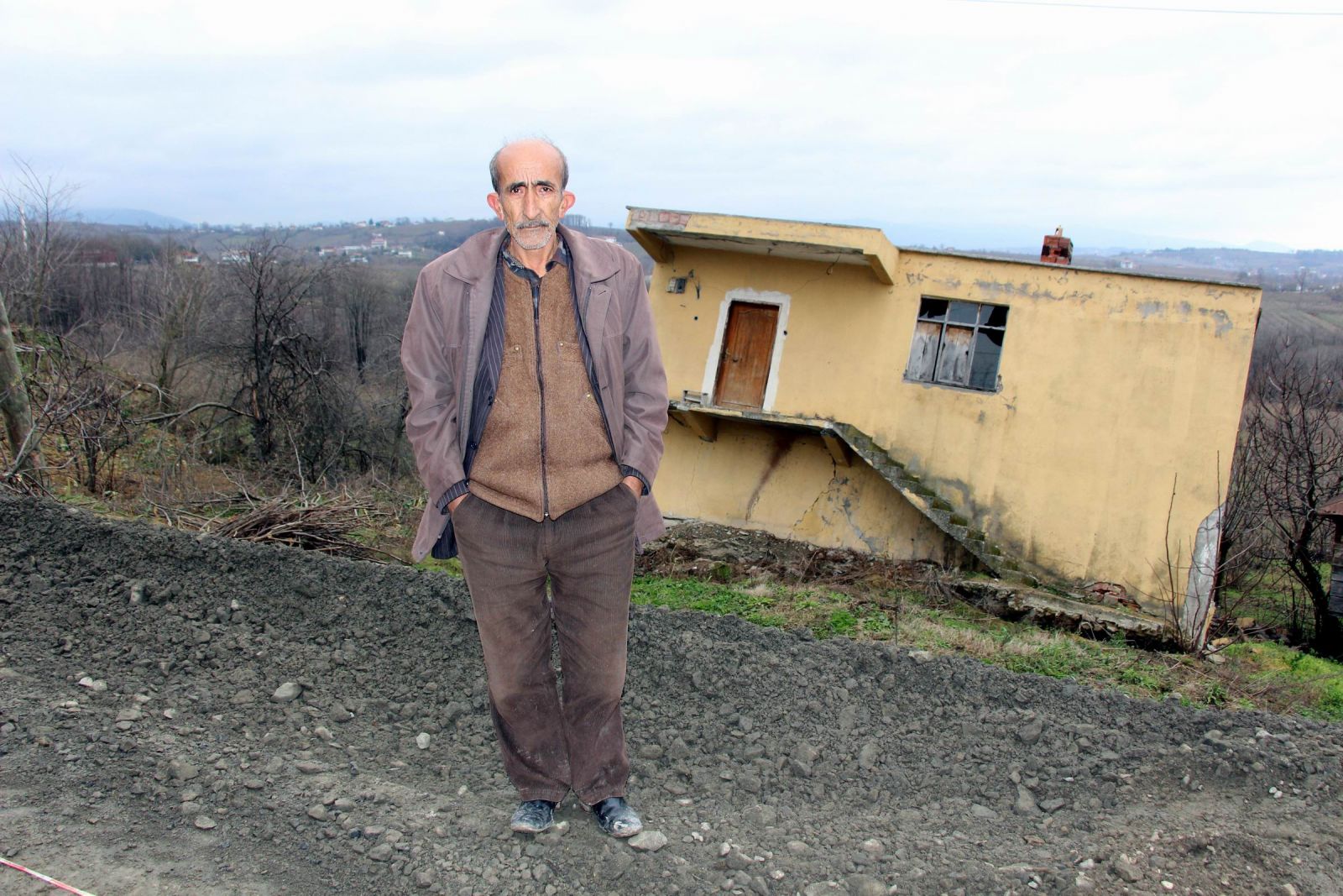 Samsun’da heyelandan 5 ev yıkıldı, 40 ev hasar gördü