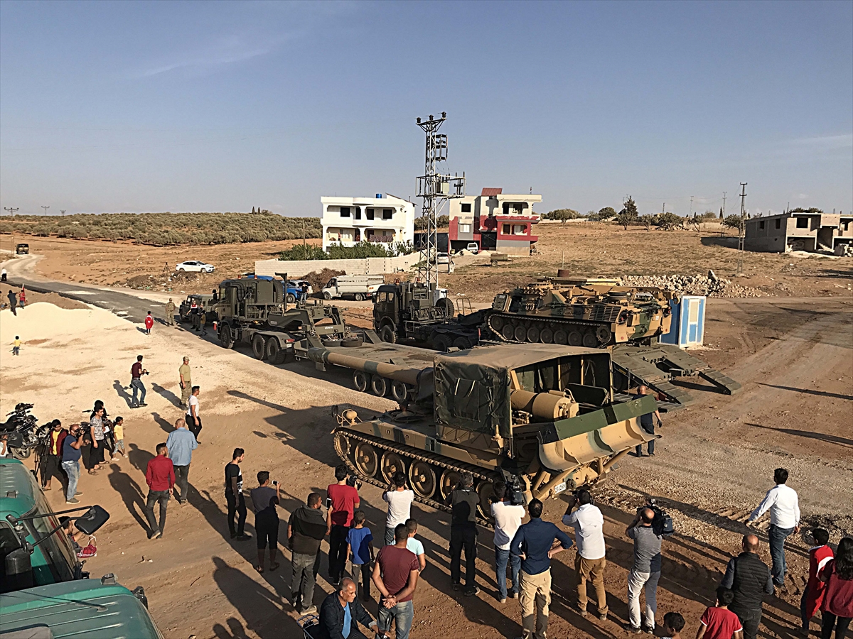 İdlib intikaline fırtına obüsü ve leopar tank kurtarıcı sevk edildi