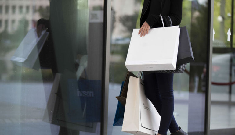 Tüketici güveni sert düştü, imalat 9 aydır aralıksız daralıyor