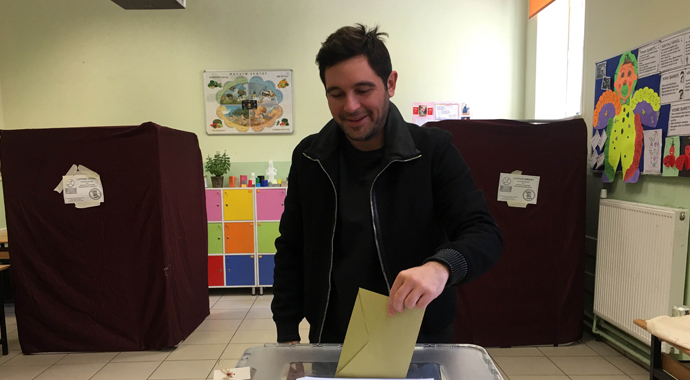 Ünlü isimler böyle oy kullandı