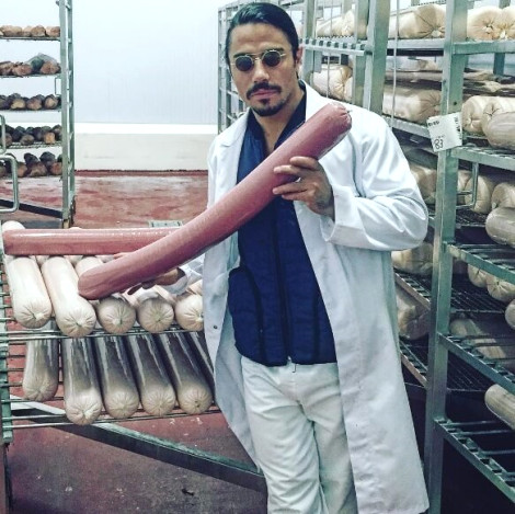 Hadise'den Nusret taklidi