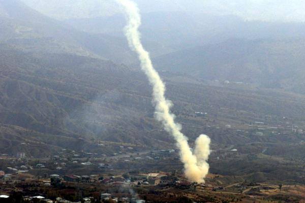 Hakkari'de taciz ateşi açan PKK'lılara bomba yağdı