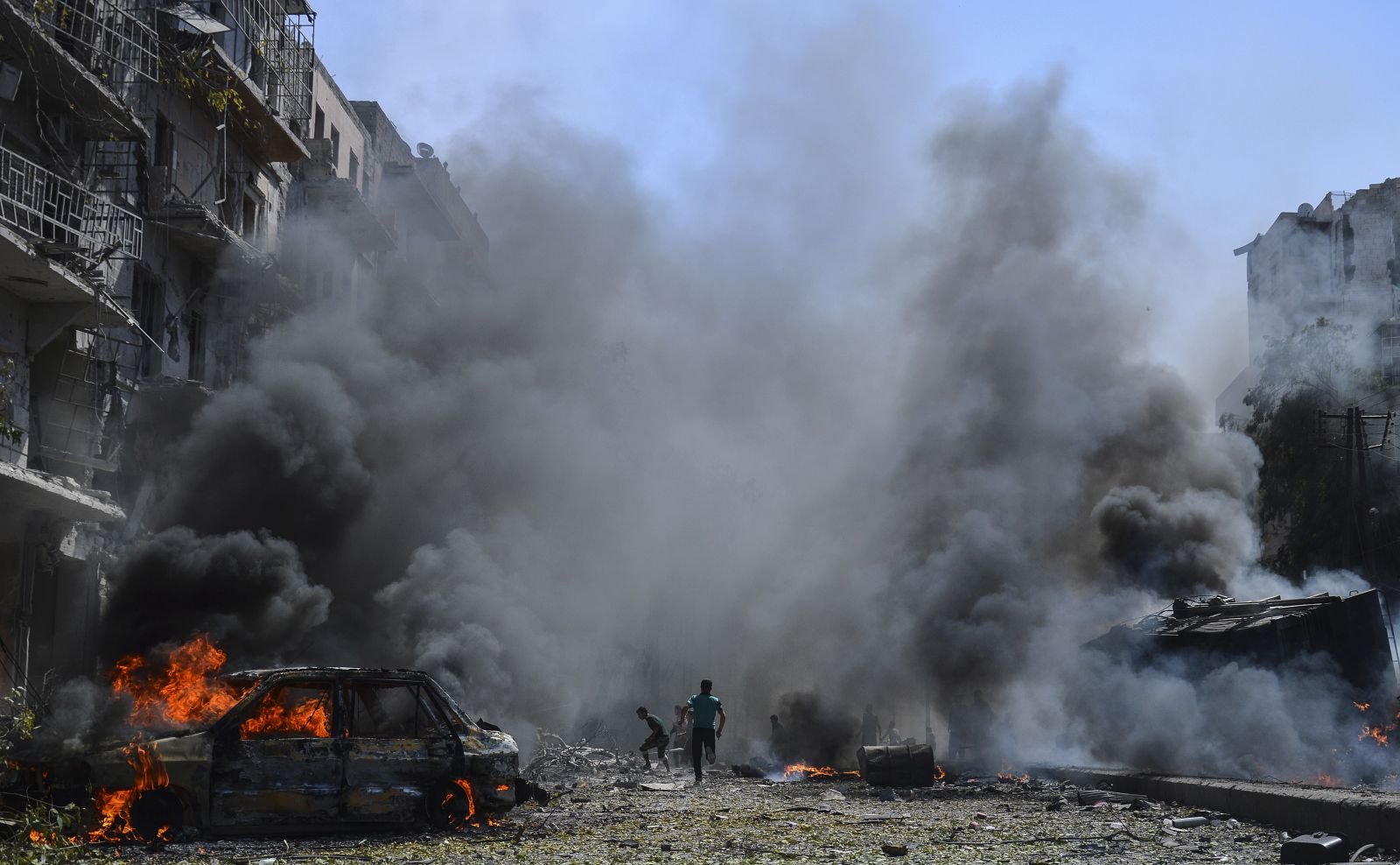 Son dakika... Halep'te onlarca sivil kurşuna dizildi!