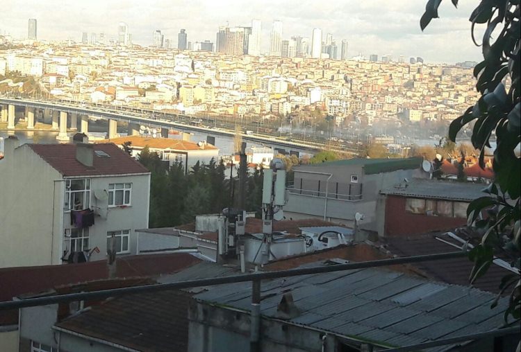 Haliç Köprüsü'nde yangın! Metrobüs seferleri durdu