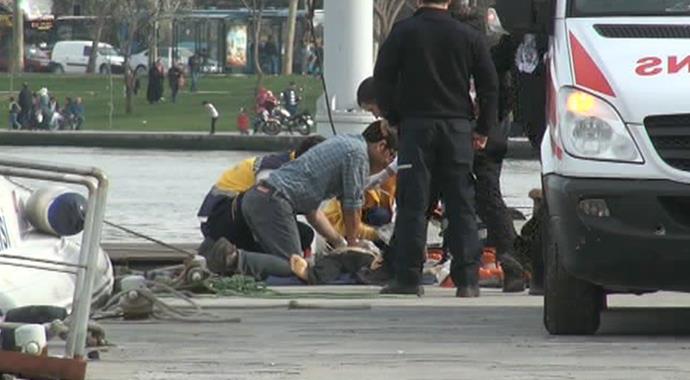 Haliç'e kaçan top sonu oldu Haliç'e kaçan top sonu oldu