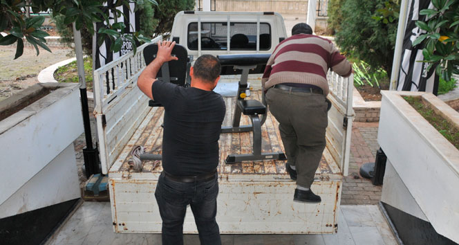 Kulübe gelen haczi hamalların vicdanı önledi