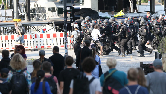 Hamburg'da gözaltı sayısı 265'e yükseldi