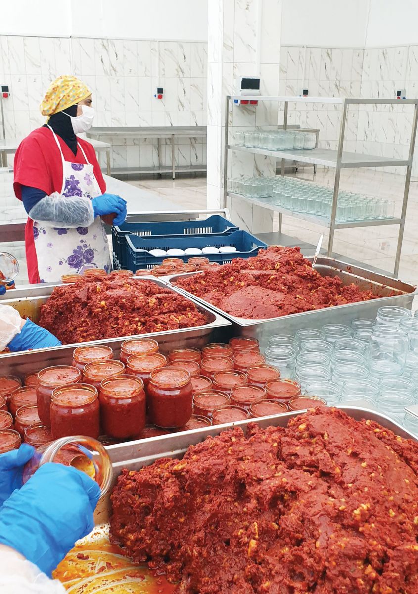 Tarladan mutfağa her aşamada kadın gücü