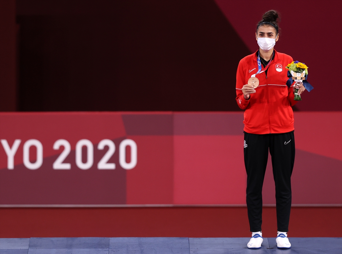 Olimpiyatlarda ilk madalyalar Hakan ve Hatice'den! Olimpiyatlarda ilk madalyalar Hakan ve Hatice'den!
