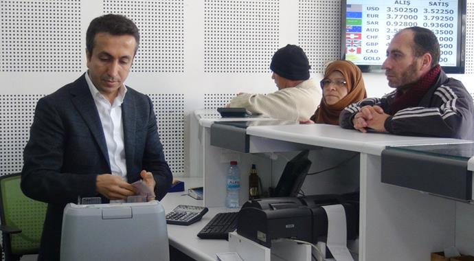 Hataylılar dövizlerini bozduruyor