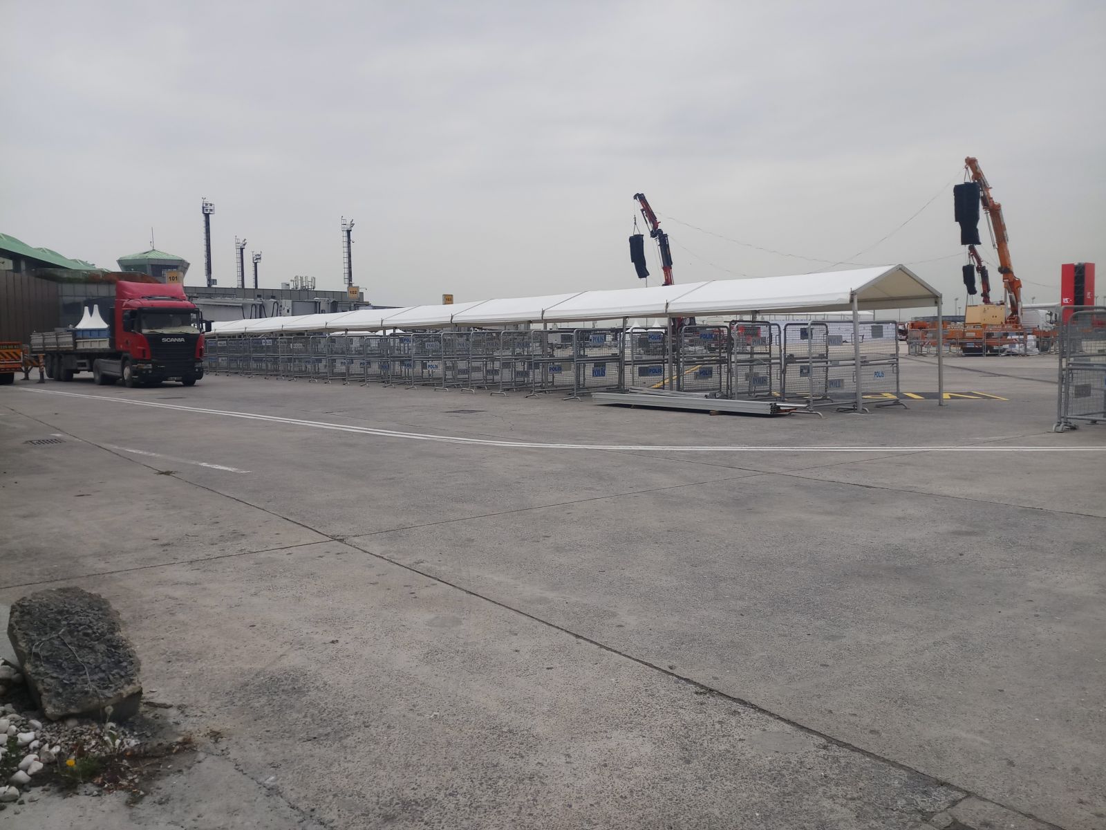 Atatürk Havalimanı'nda 15 Temmuz için hummalı çalışma Atatürk Havalimanı'nda 15 Temmuz için hummalı çalışma