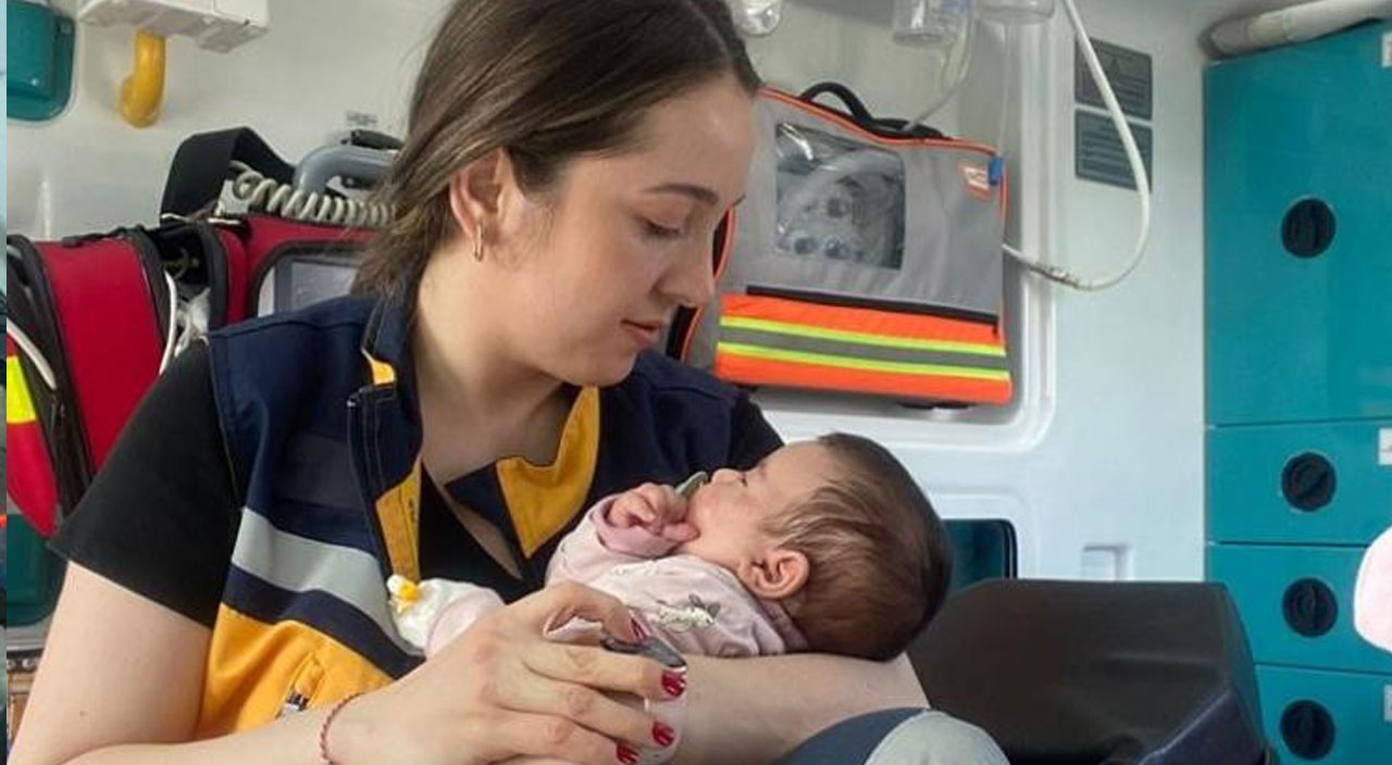İstanbul'da terk edilen bebeğe Acil Tıp Teknikeri sütannelik yaptı