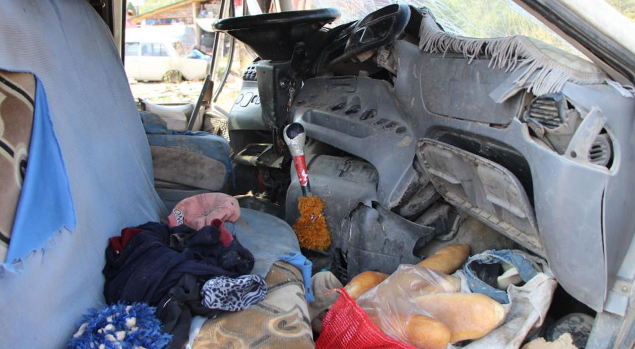 Tarım işçilerini taşıyan minibüs kaza yaptı: 20 yaralı