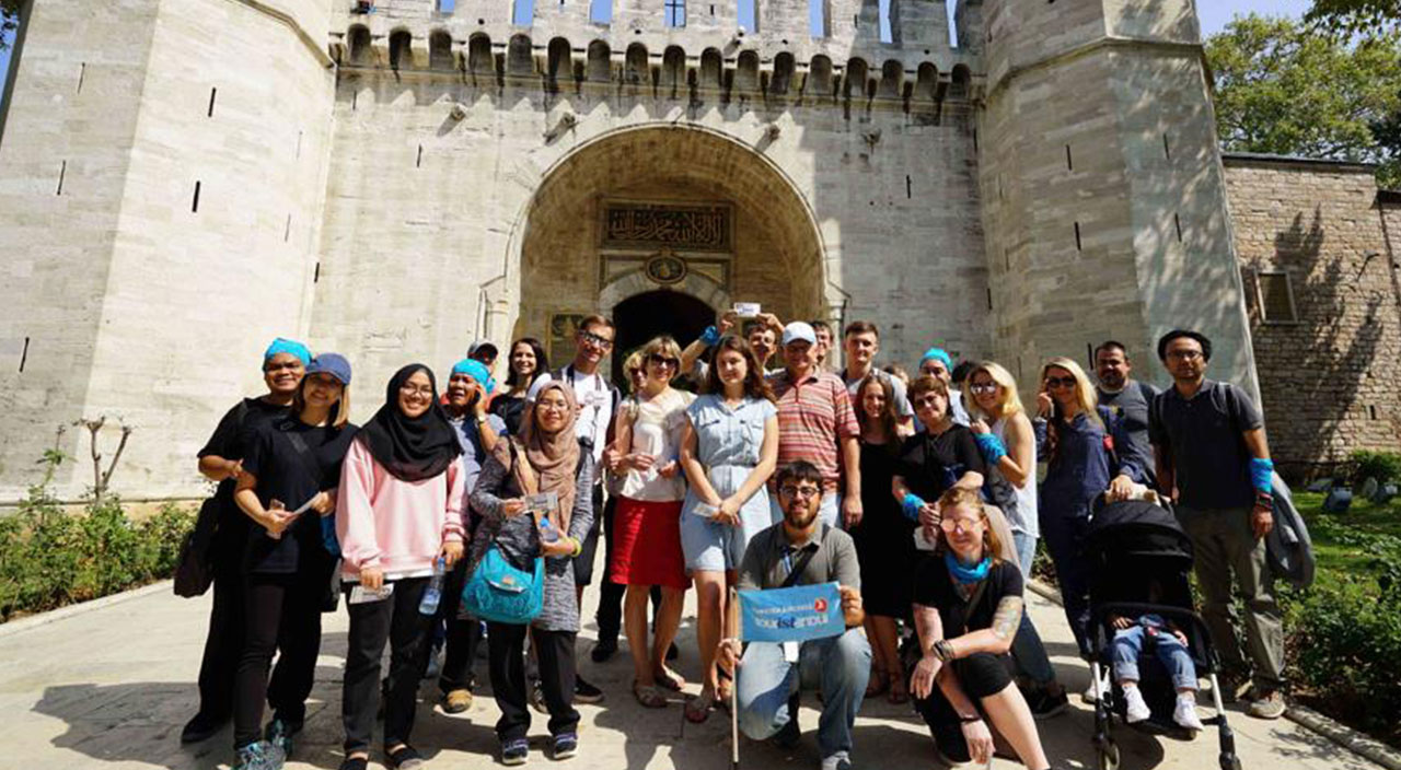 Pandemi nedeniyle ara verilmişti,  transit yolculara ücretsiz İstanbul turu projesi yeniden başladı Pandemi nedeniyle ara verilmişti,  transit yolculara ücretsiz İstanbul turu projesi yeniden başladı