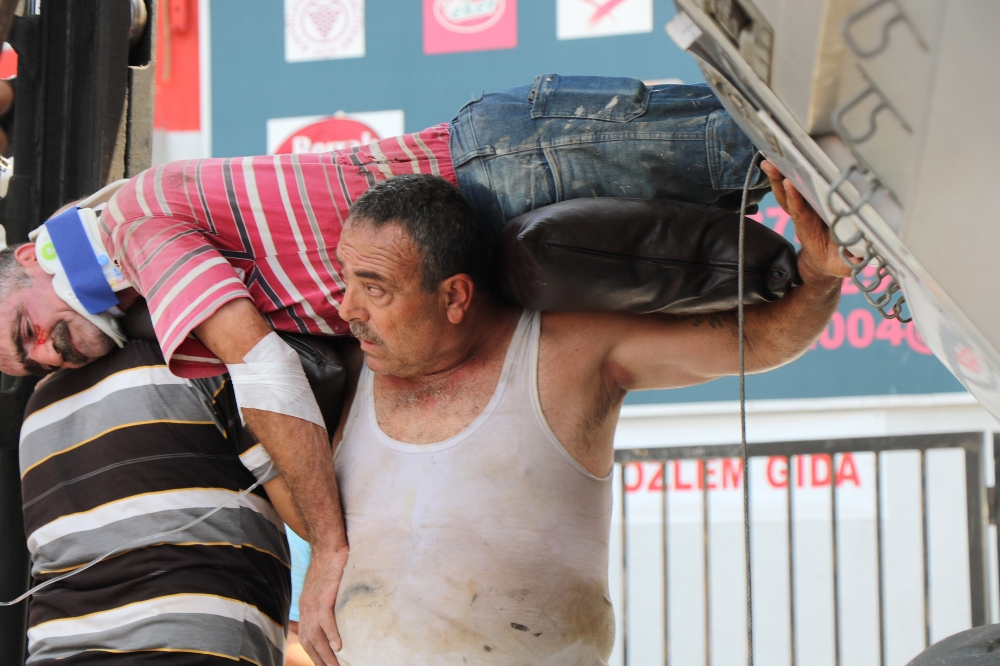 Mermer yüklü tırın dorsesinde inanılmaz kaza