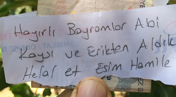 ​Meyvelerin parasını ödedi ancak gönlü yine rahat etmedi