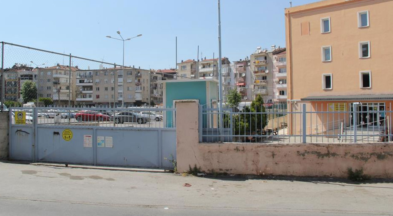 İzmir'deki özel okula öğrenciler dersteyken haciz geldi