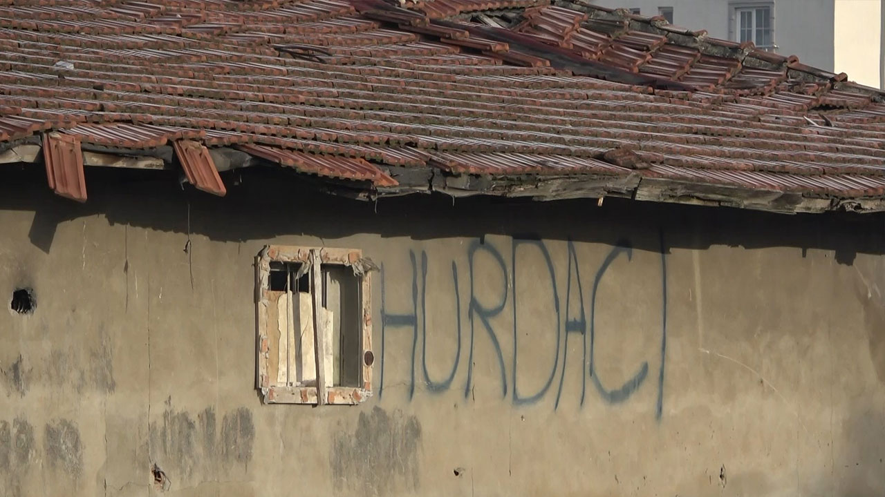 Üzerine su deposu düştü hayatını kaybetti