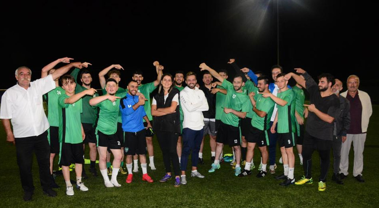 Koaceli’de bir ilke imza attılar: Futbol takımını birlikte yönetiyorlar