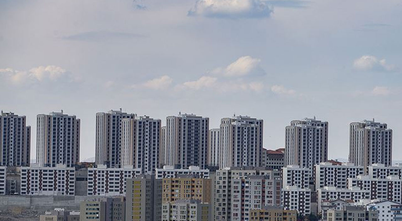 Konut satışlarında düşüş Ağustos ayında da devam ediyor Konut satışlarında düşüş Ağustos ayında da devam ediyor